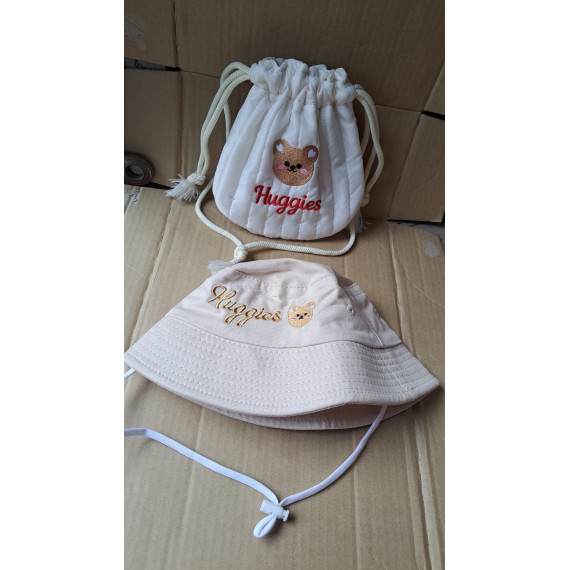 Bộ nón và túi rút cho bé Huggies