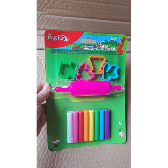 Bộ đất sét 8 màu cho bé kèm dụng cụ