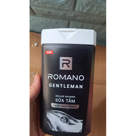 Sữa tắm hương nước hoa Romano 150g