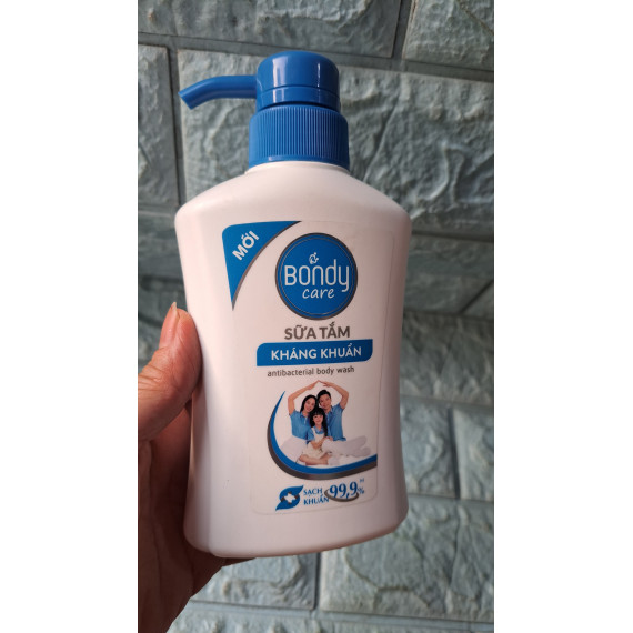 Sữa tắm kháng khuẩn Bondy 250ml