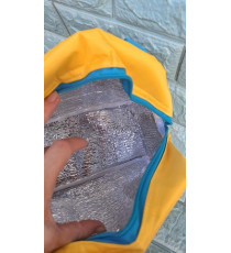 Túi giữ nhiệt có dây kéo màu vàng viền xanh