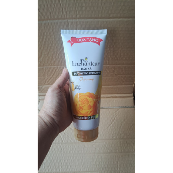 Dầu xả Enchanteur  Charming 300g – Dưỡng tóc suôn mượt, phục hồi tóc