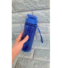 Bình nước thể thao 700ml màu xanh có dây