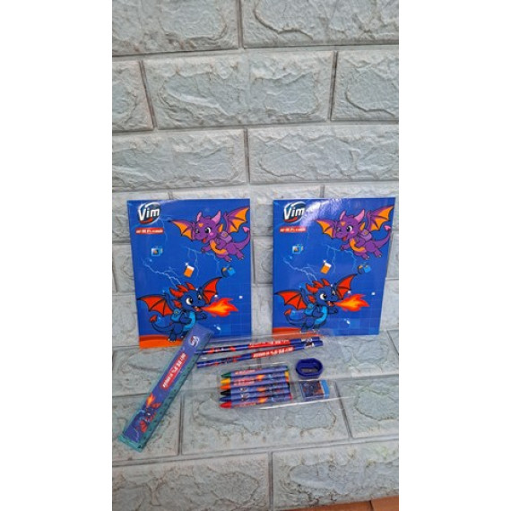 Bộ dụng cụ học tập quà từ Vim có thêm 2 quyển tập 52 trang.