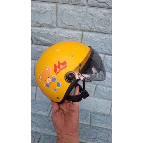 Nón bảo hiểm có kiếng che mặt cho bé quà từ sữa Nhật Nón bảo hiểm có kiếng che mặt cho bé quà từ sữa Nhật