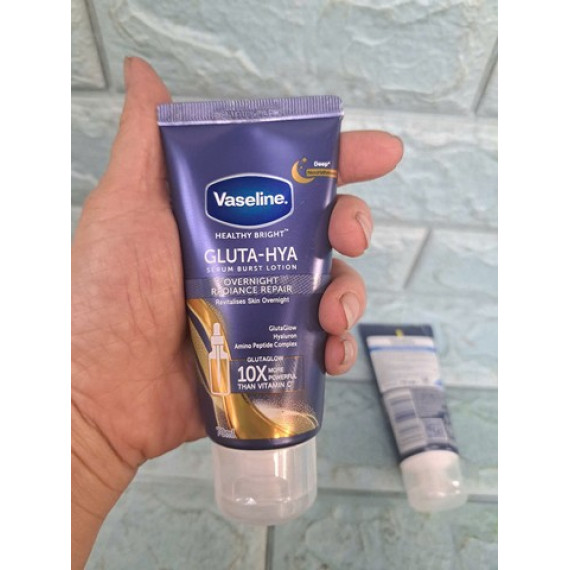 Sữa dưỡng thể Vaseline Gluta Hya 10X tuýp Xanh 70ml