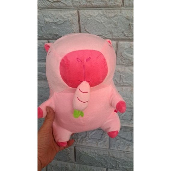 Gấu bông Capybara hồng đeo cà rốt 30cm