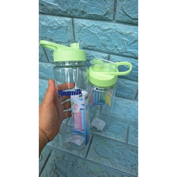 Bình nước thể thao Duy Tân 700ml nắp màu cốm