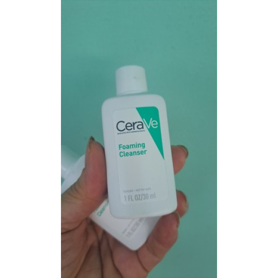 Chai sữa rữa mặt mini  du lịch 30ml