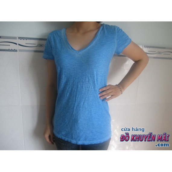 Áo thun nữ cổ tim xanh biển sz M